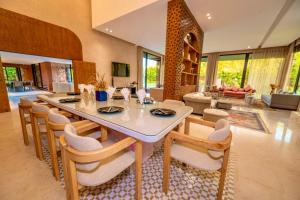 Luxury 6-Bedroom Villa with Private Pool in Marrakech