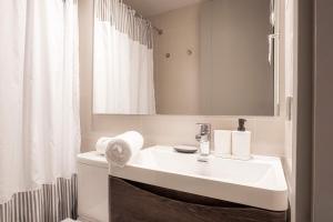 Refugio La Poza 2BR with balcony