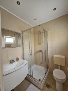 Apartments Perina Tisno