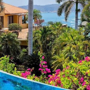 Las Palmas Oceanfront Villas and Casitas