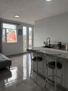 Depto Centrico con vista y cocina equipada