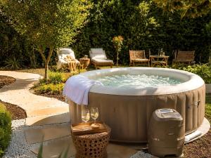 Luna Mediteran Garden Home - Jacuzzi & Gym