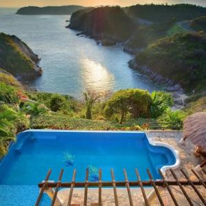 Las Palmas Oceanfront Villas and Casitas
