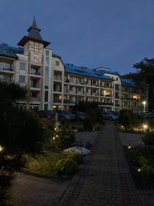 Apartamenty nad morzem z basenem parkingiem przy lesie sosnowy BLUE MARE
