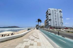 Departamento en el malecón, Torre Central 102