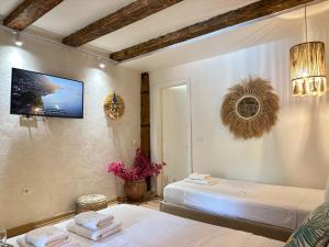 Casa Palma Suites