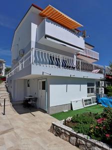 Apartments with hot tub Dramalj, Crikvenica - 25226