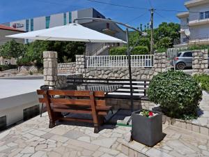Apartments with hot tub Dramalj, Crikvenica - 25226