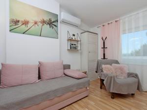 Apartments with hot tub Dramalj, Crikvenica - 25226