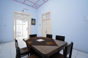 RedDoorz Near Stasiun Lawang