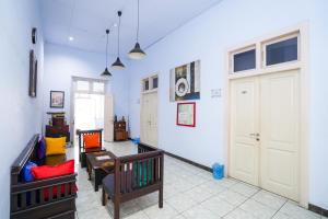 RedDoorz Near Stasiun Lawang