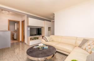 Apartments with hot tub Zupanje, Krk - 27848