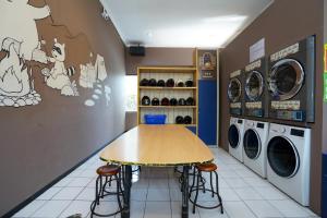 Reddoorz Hostel near Malang Train Station 3