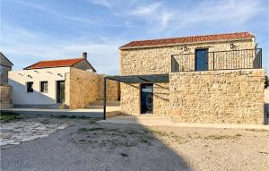 Awesome Home In Podgrade With Sauna
