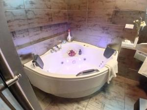 Warsaws MANHATTAN GRAND SUITE