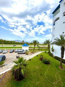 Luxury Beach Apartment Pool & Ocean View