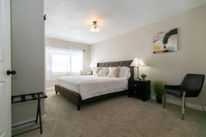 Private Chic 2br 10 min to Downtown Fast Wifi