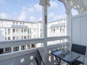 Ostseeurlaub zu Zweit - Ferienwohnung in Sellin mit Balkon