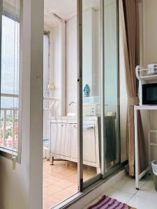 64sqm 2 beds 2 bath Family room by Gracyhome