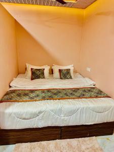 Avigat Kabir hotel sanwer