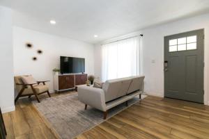 Double Denver Delight Huge Home Two Kitchens
