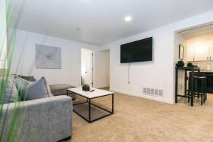 Double Denver Delight Huge Home Two Kitchens