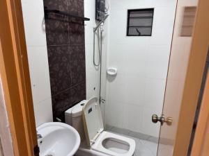 RedDoorz at Staycation Rooms Tibag Tarlac City