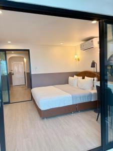 Modern Condo 5-Min Walk to One Nimman MAYA Near Santitham
