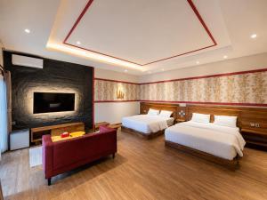 C Family Hotel