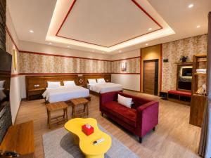 C Family Hotel