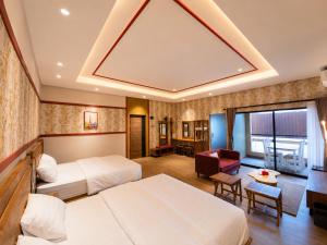 C Family Hotel