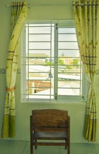 Ngôi nhà bên cạnh bãi biển, NỒM HOME