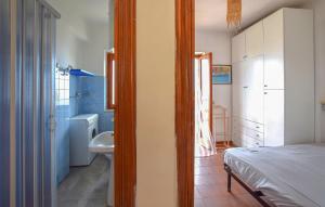 1 Bedroom Cozy Apartment In Sparvasile