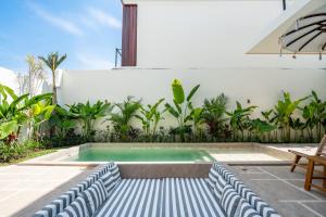 Nimizz - Arcadia 10 - 3BR Modern Mediterranean Private Pool Villa with Rice Field Views near Kedungu