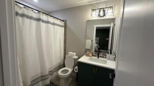Maple Family House Stylish Stay for 8