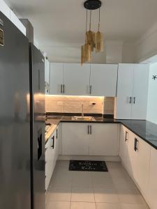 STEPS TO THE BEACH 2 Stunning condo 4 min walk to Bibijagua Beach and Catamarans