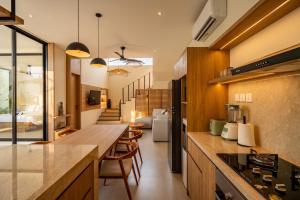 Nimizz - Arcadia 10 - 3BR Modern Mediterranean Private Pool Villa with Rice Field Views near Kedungu