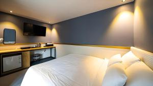 Hotel Deluxe