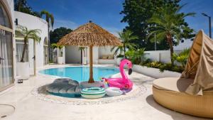 White Curve Villa