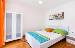2 Bedroom Beautiful Apartment In Medulin