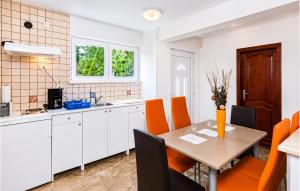 2 Bedroom Beautiful Apartment In Medulin