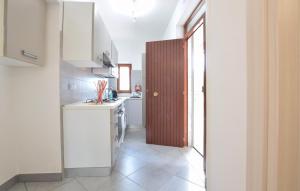 1 Bedroom Gorgeous Home In Ascea