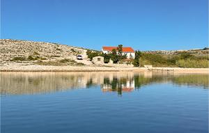 Cozy Apartment In Smokvica With House Sea View