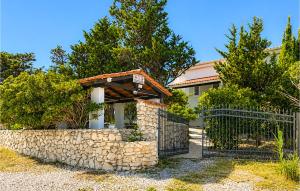 Cozy Apartment In Smokvica With House Sea View