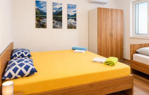 Nice Apartment In Smokvica With Wifi