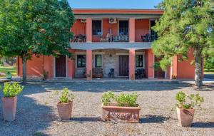 Pet Friendly Apartment In Roccastrada With Wifi