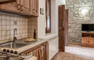 Pet Friendly Apartment In Roccastrada With Wifi