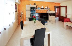 Awesome Home In Vandellos