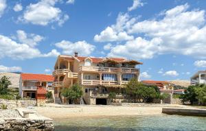Amazing Apartment In Kustici With Wifi