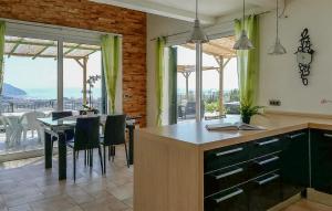 2 Bedroom Stunning Home In Imperia